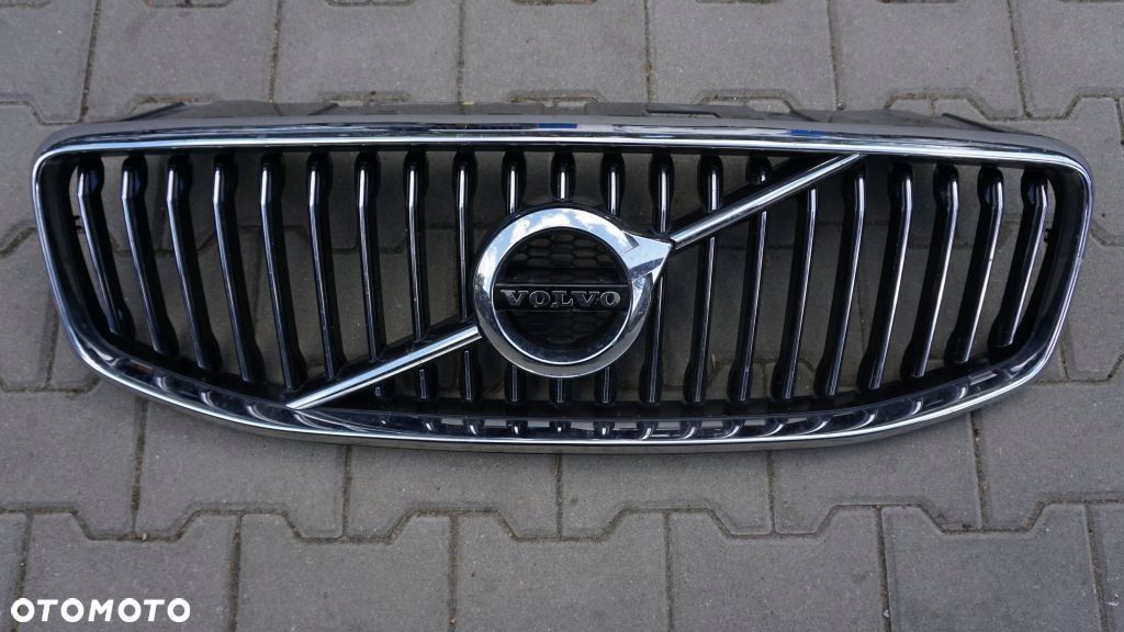 VOLVO XC60 II INSCRIPTION - GRILL ATRAPA CHŁODNICY - 1