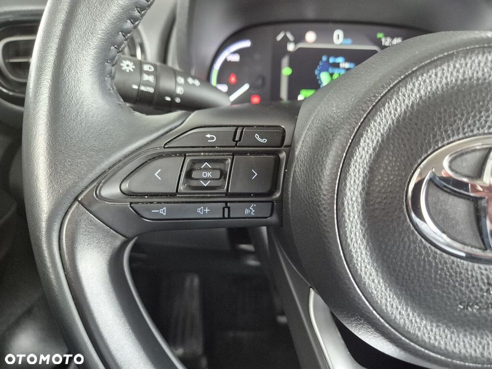 Toyota Yaris Cross Hybrid 1.5 Comfort 4x4 - 18