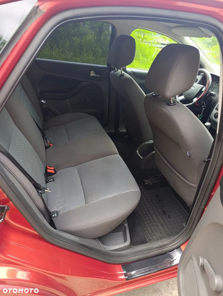 Ford Focus 1.6 Ambiente - 20