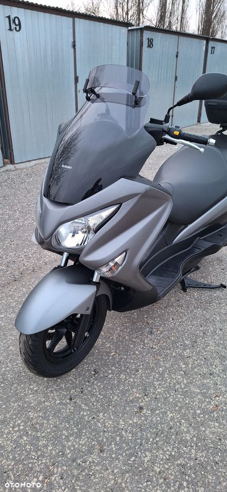 Suzuki Burgman - 22