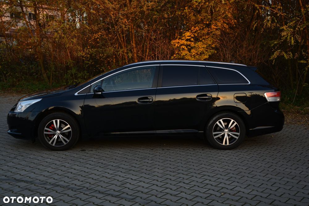 Toyota Avensis 1.8 Sol plus NAVI - 4