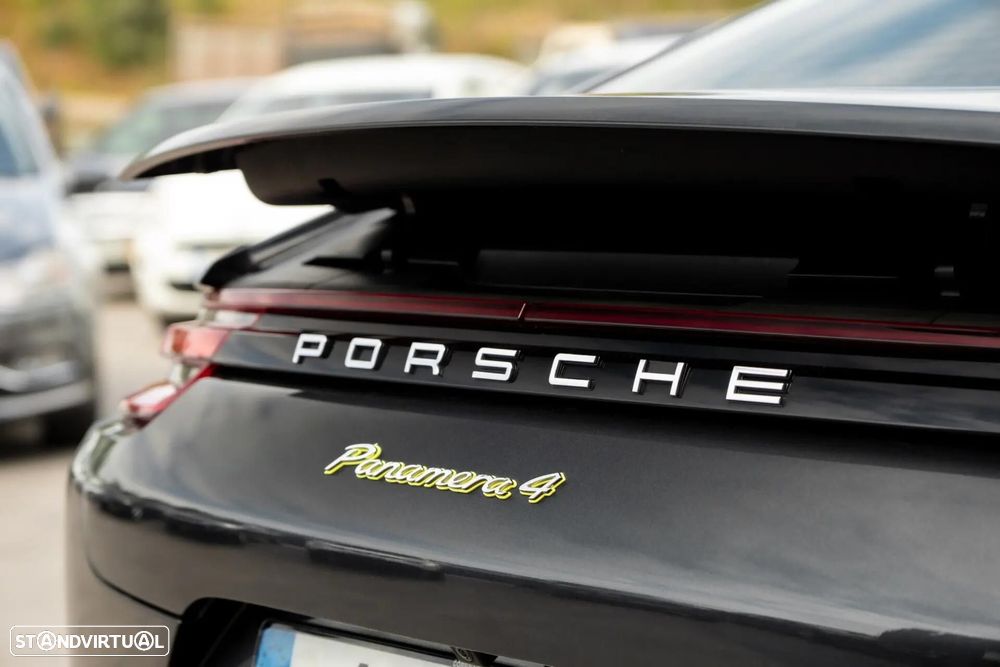 Porsche Panamera 4 E-Hybrid Platinum Edition - 45