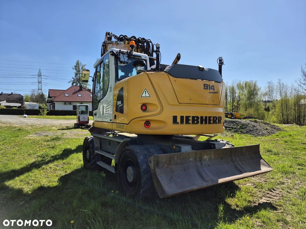Liebherr A914 - 12