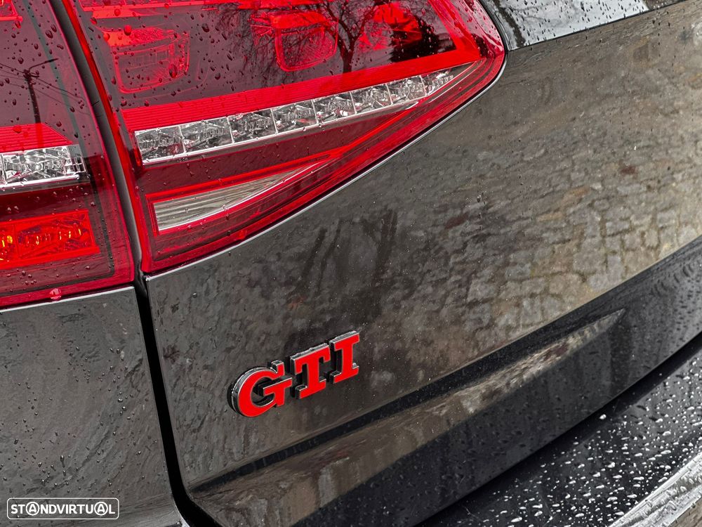VW Golf GTI BlueMotion - 13