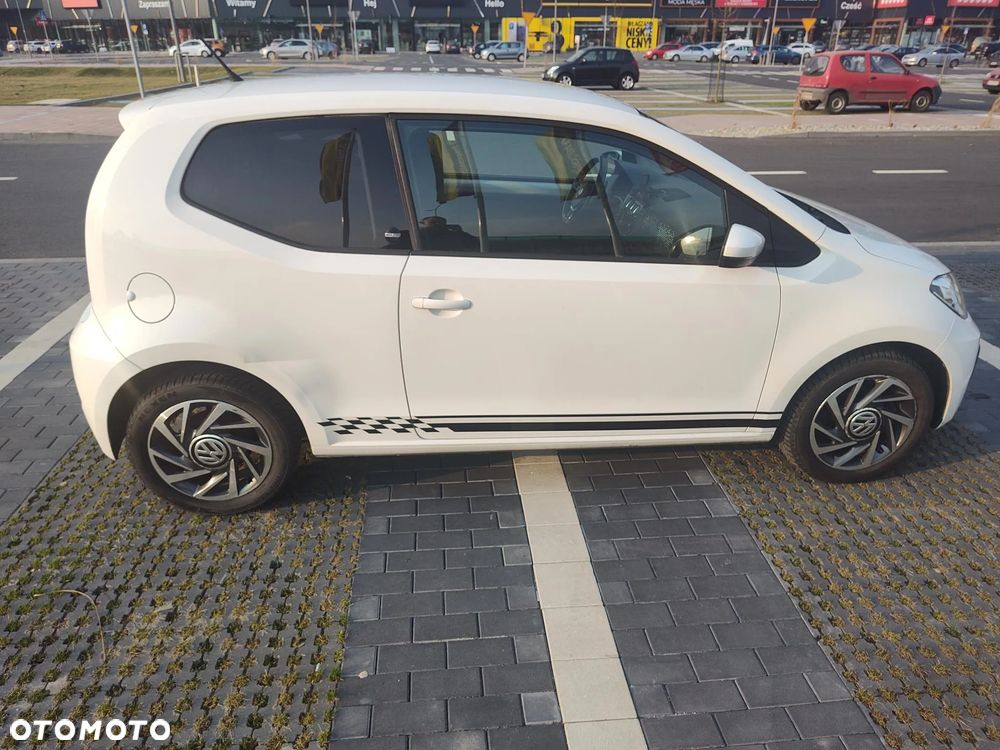Volkswagen up! sound - 8