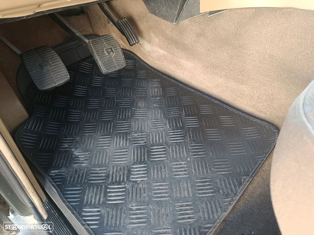 Land Rover Discovery 2.5 TDi - 12