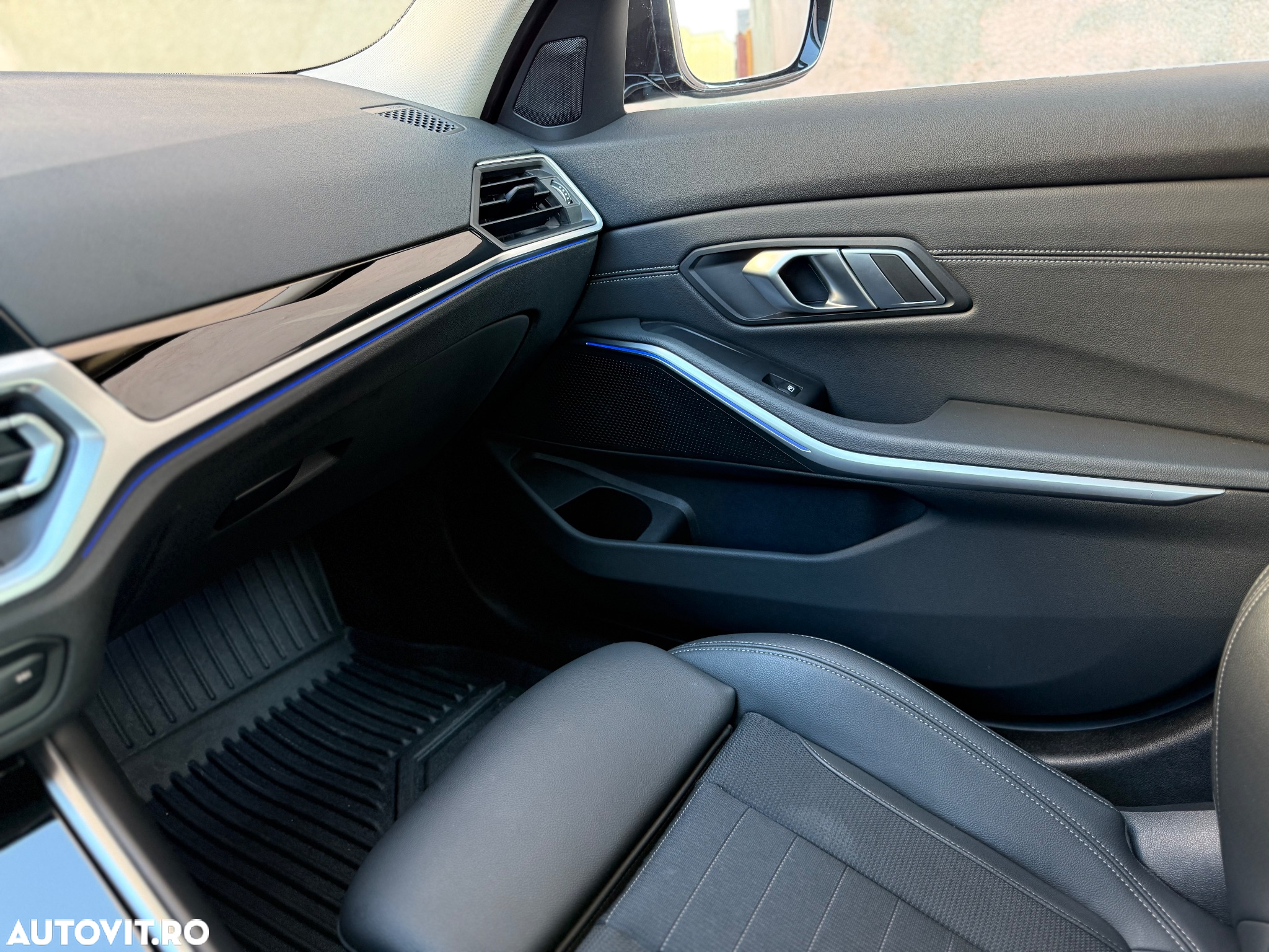 BMW Seria 3 318i Aut. Sport Line - 22