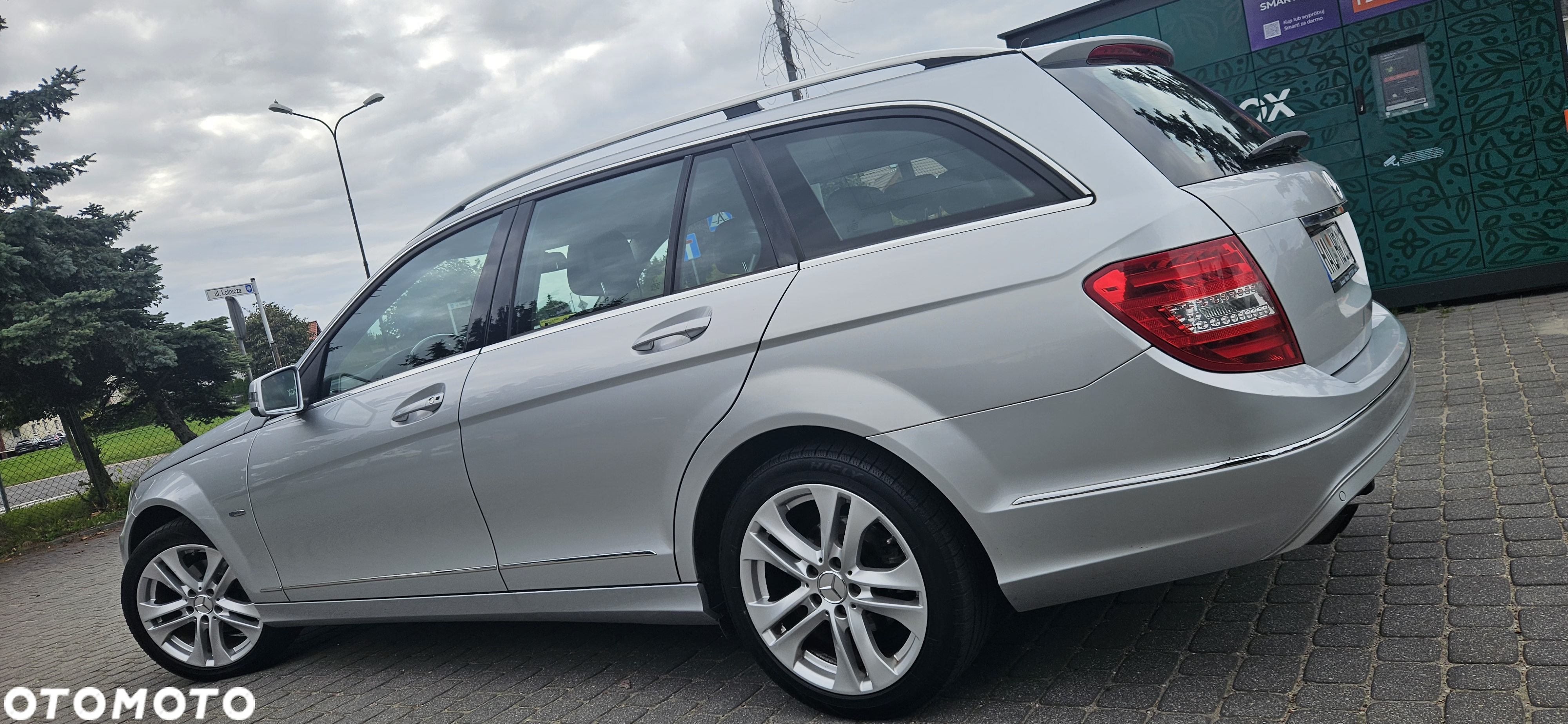 Mercedes-Benz Klasa C 180 T CGI Automatik BlueEFFICIENCY Avantgarde - 3