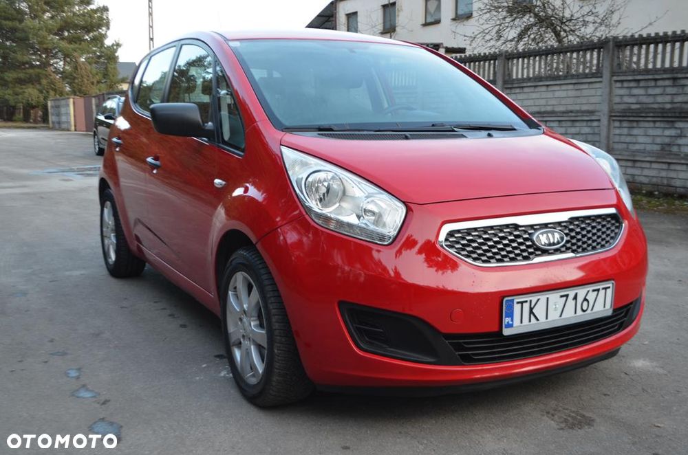 Kia Venga - 10