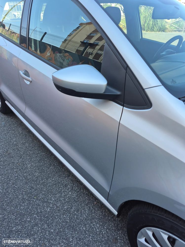 VW Polo 1.6 TDI Confortline BlueMotion - 6