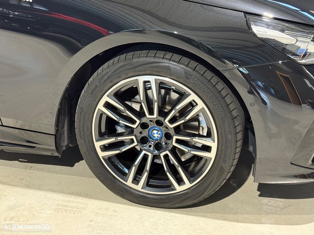 BMW 530 e Pack Desportivo M - 16