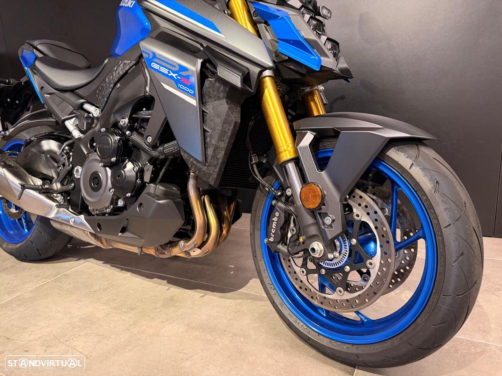 Suzuki GSX - 2
