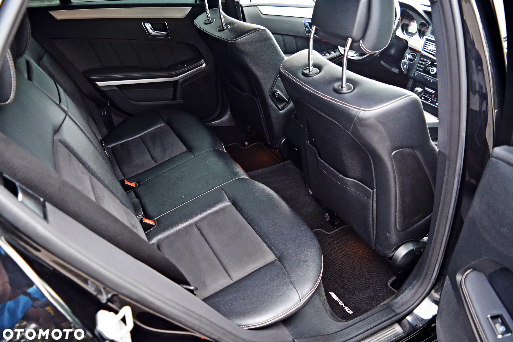 Mercedes-Benz Klasa E 250 T CDI DPF BlueEFFICIENCY 7G-TRONIC Avantgarde - 23