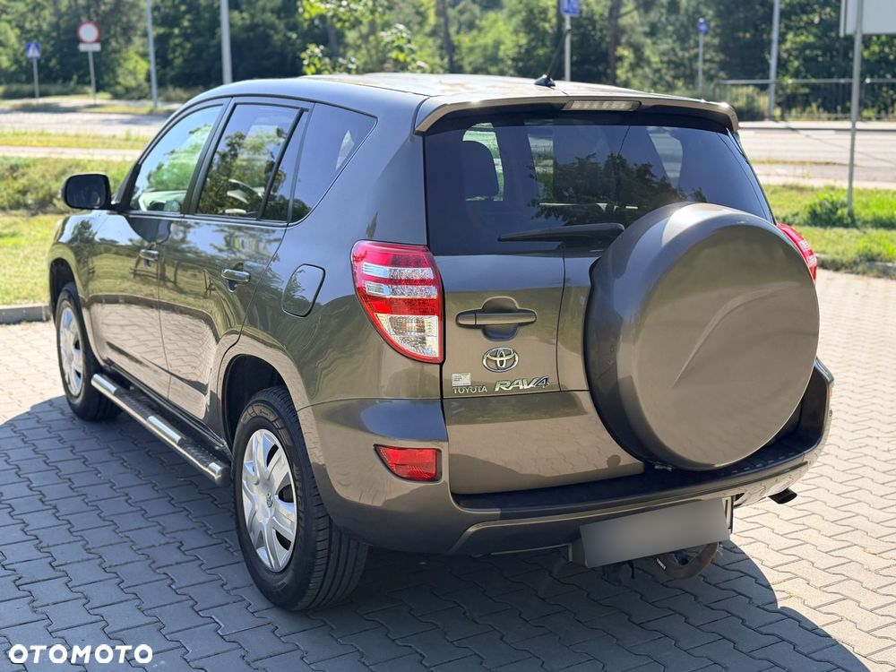 Toyota RAV4 - 9