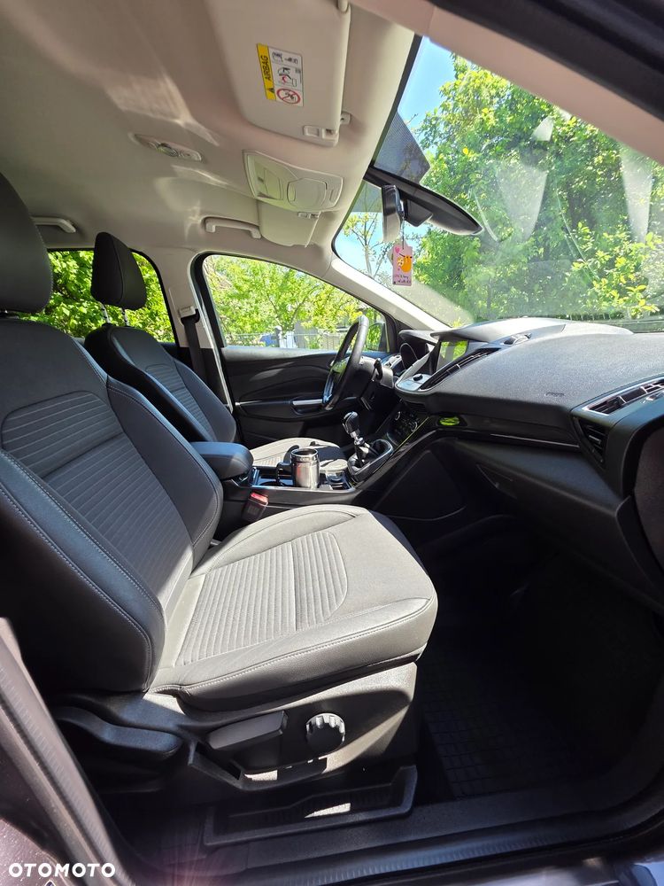 Ford Kuga 2.0 TDCi 2x4 Titanium - 7