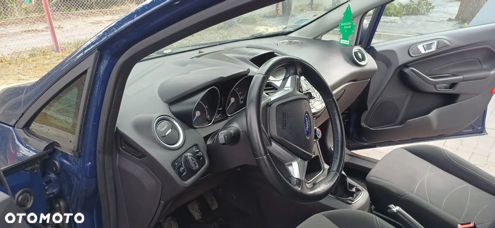 Ford Fiesta 1.5 TDCi Ambiente - 8
