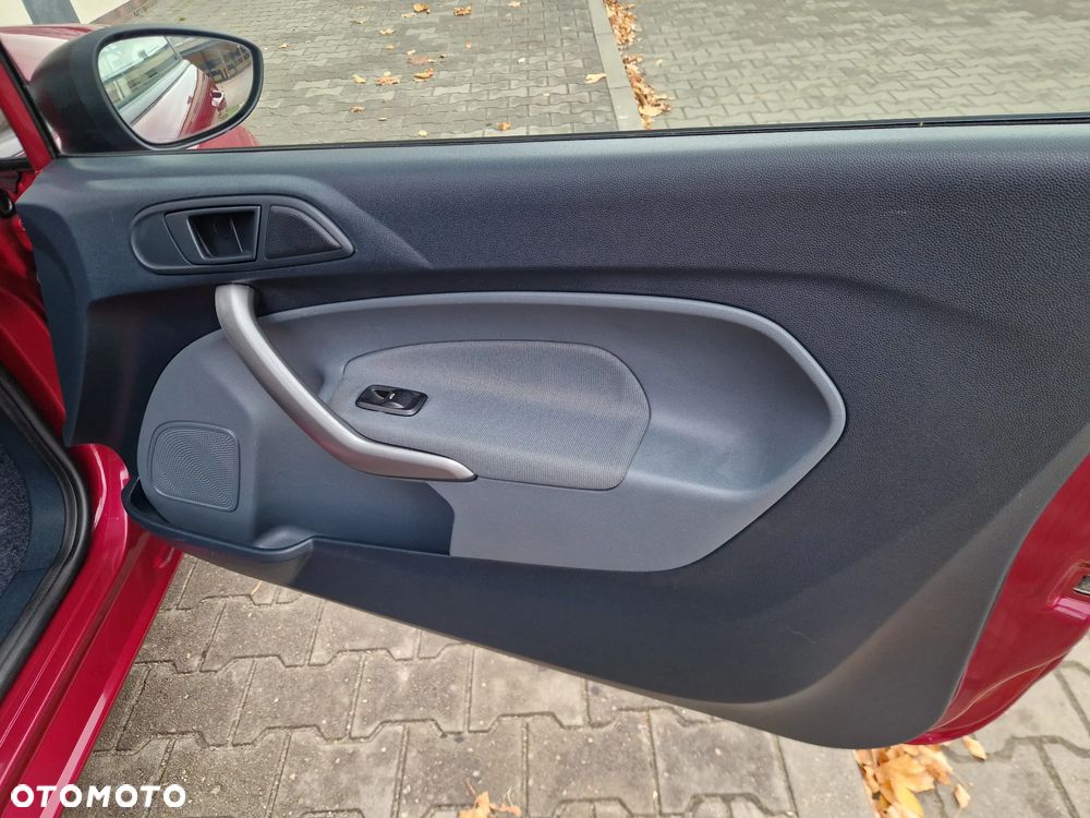 Ford Fiesta 1.4 Champions Edition - 17