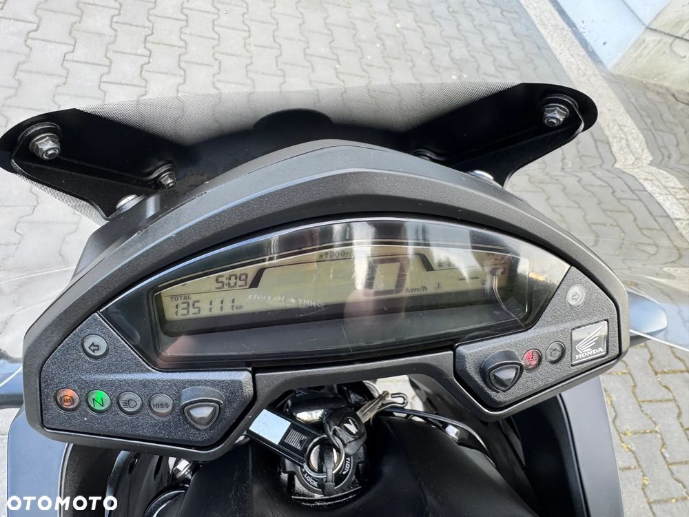 Honda VFR - 23