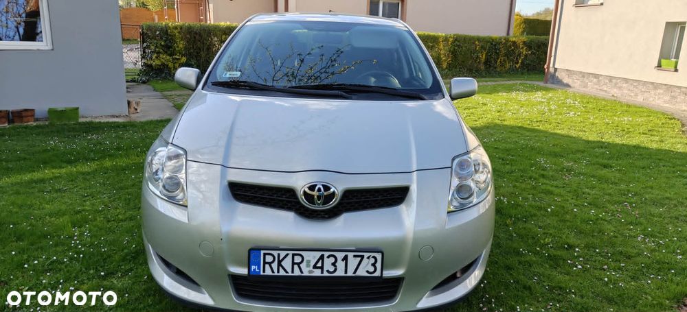 Toyota Auris 1.6 Premium - 4