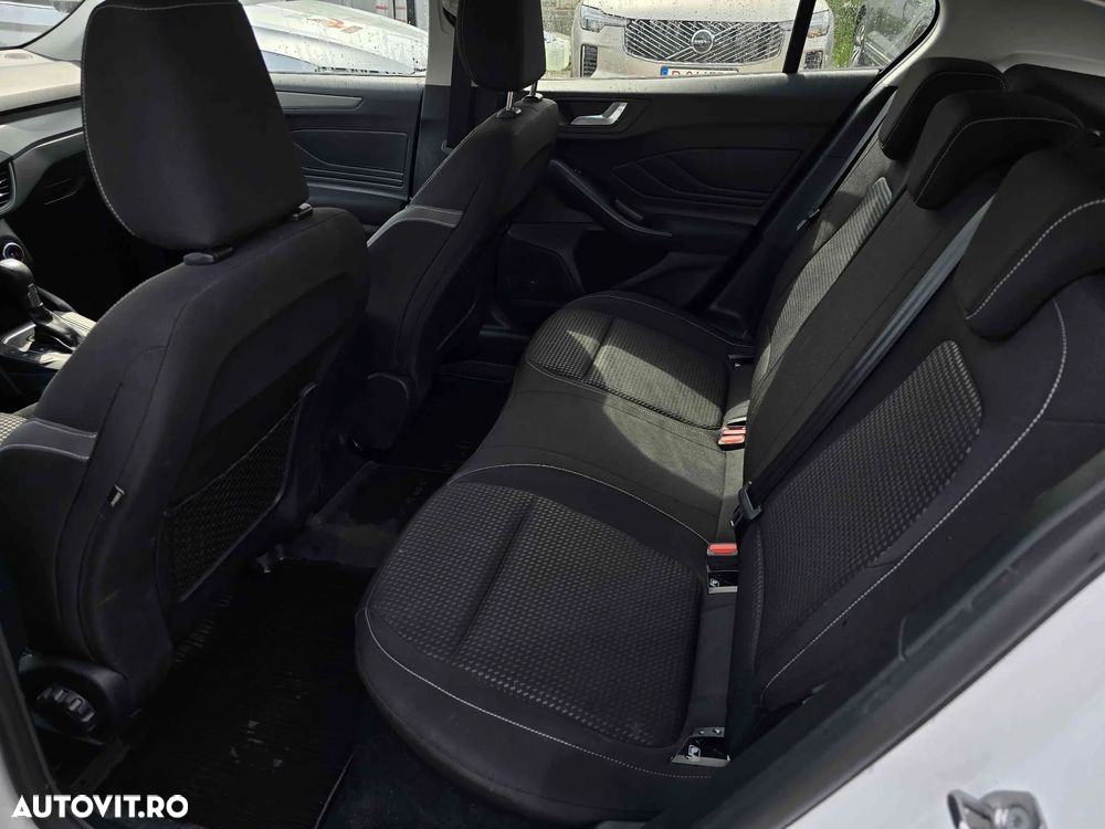 Ford Focus - 10