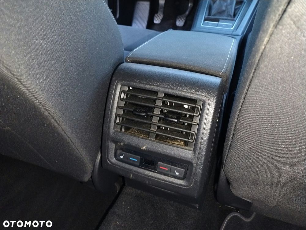 Volkswagen Golf - 20