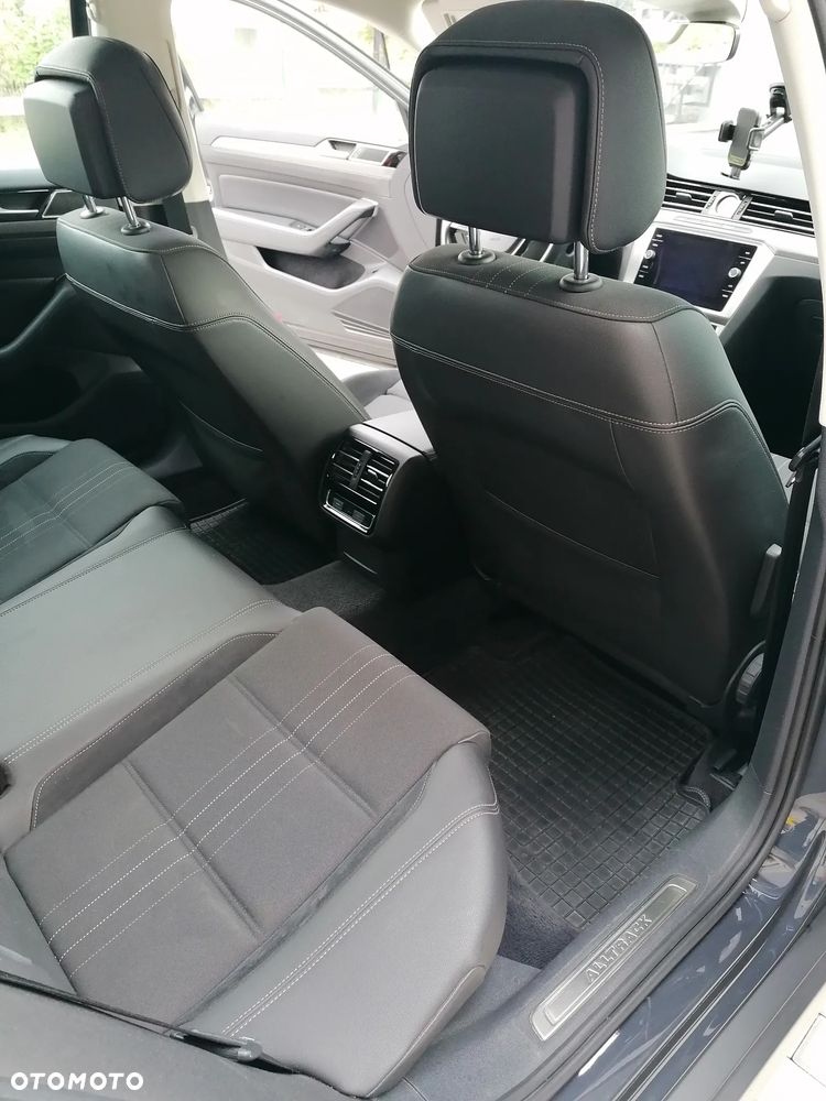 Volkswagen Passat - 28