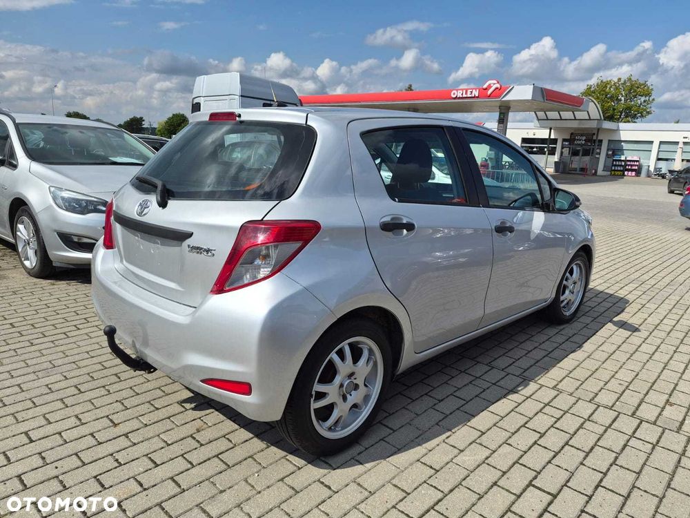 Toyota Yaris - 4