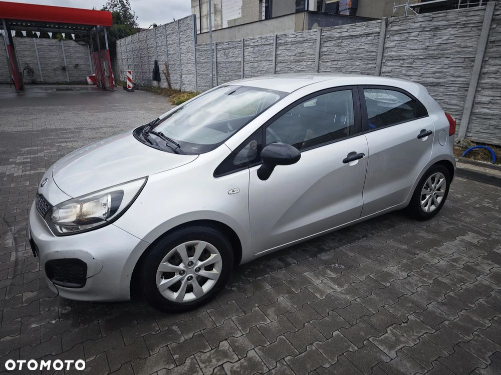 Kia Rio 1.2 L - 1