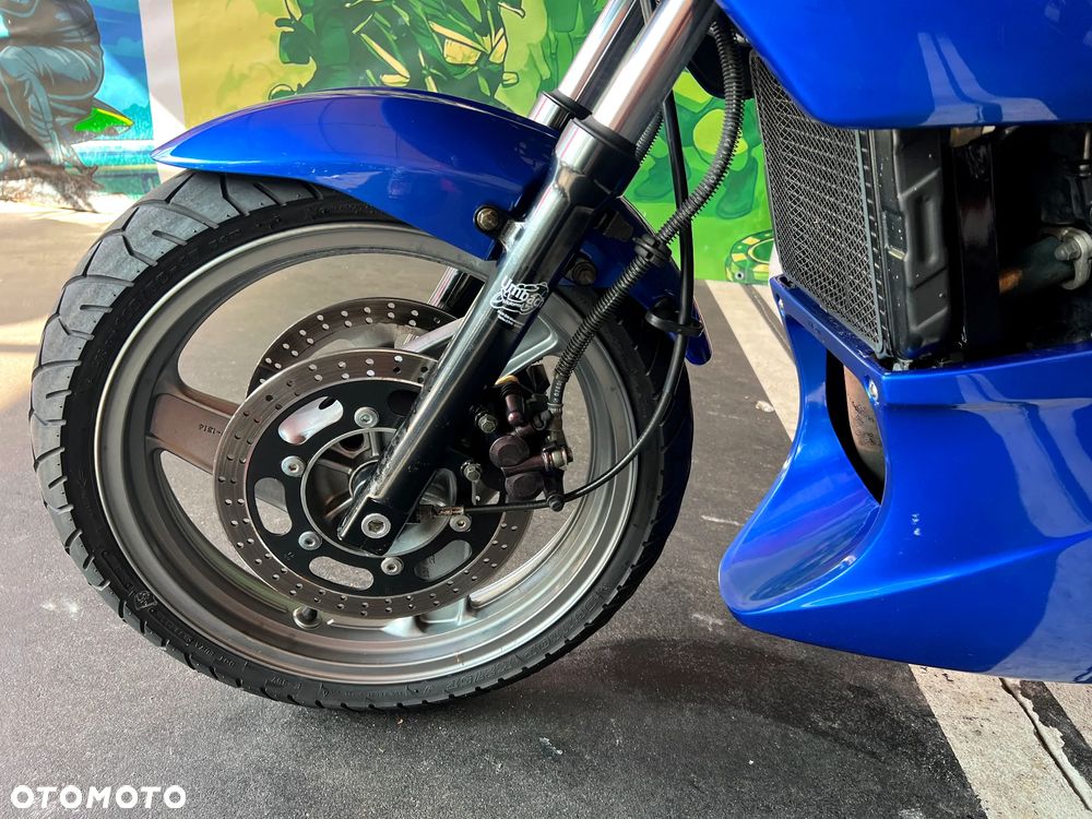 Kawasaki GPZ - 25