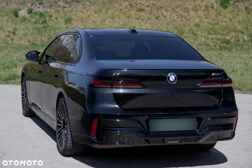 BMW i7 - 10