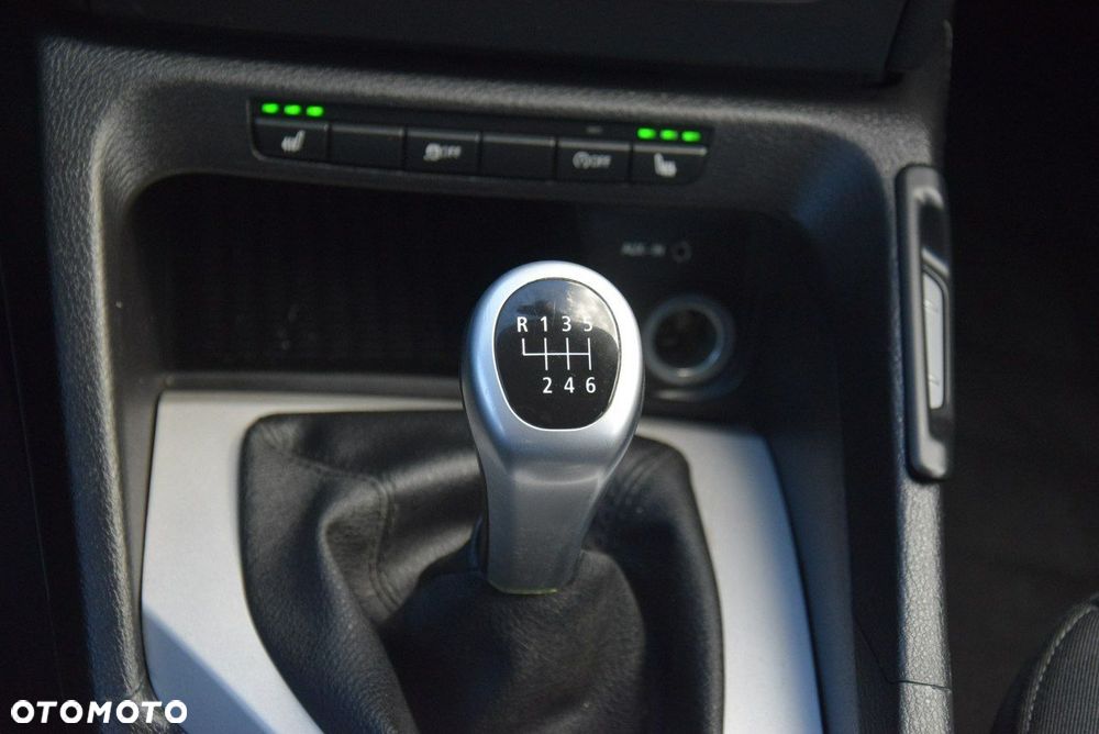 BMW X1 sDrive18d - 28