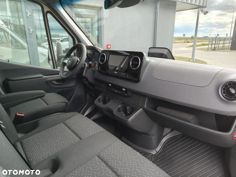 Mercedes-Benz Sprinter - 19