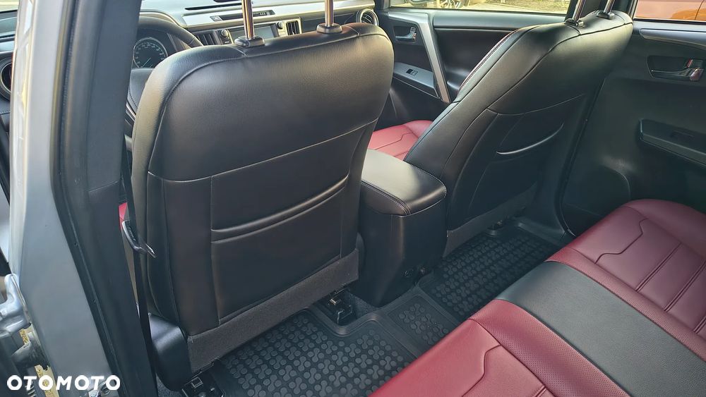Toyota RAV4 - 9