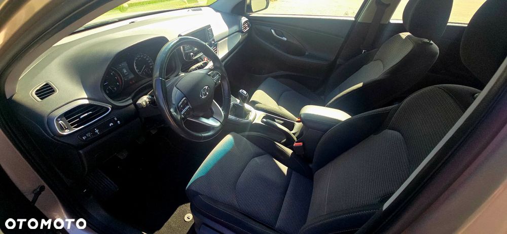 Hyundai i30 1.4 Premiere Comfort - 16