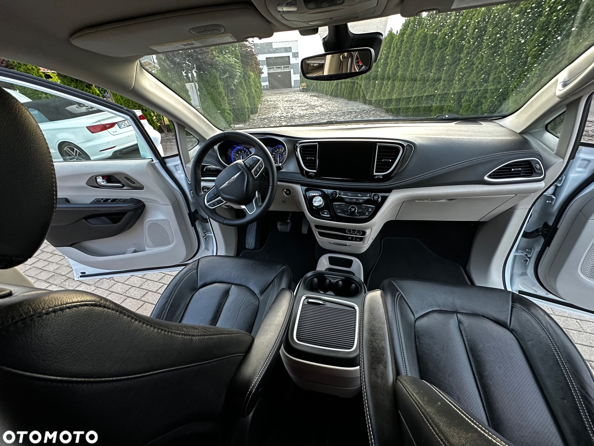 Chrysler Pacifica - 14