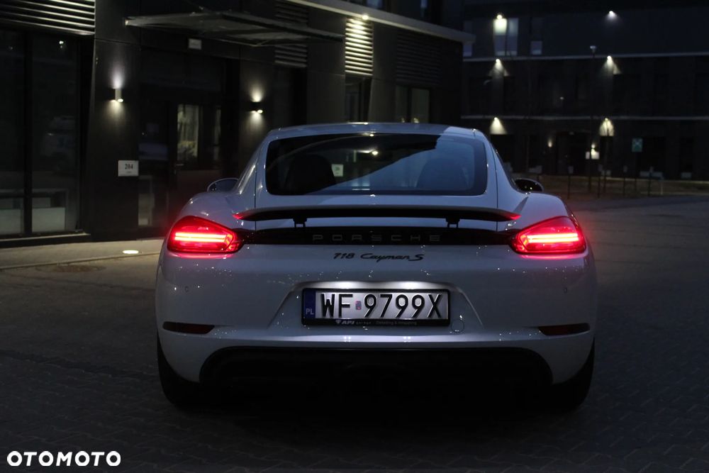 Porsche 718 Cayman - 3