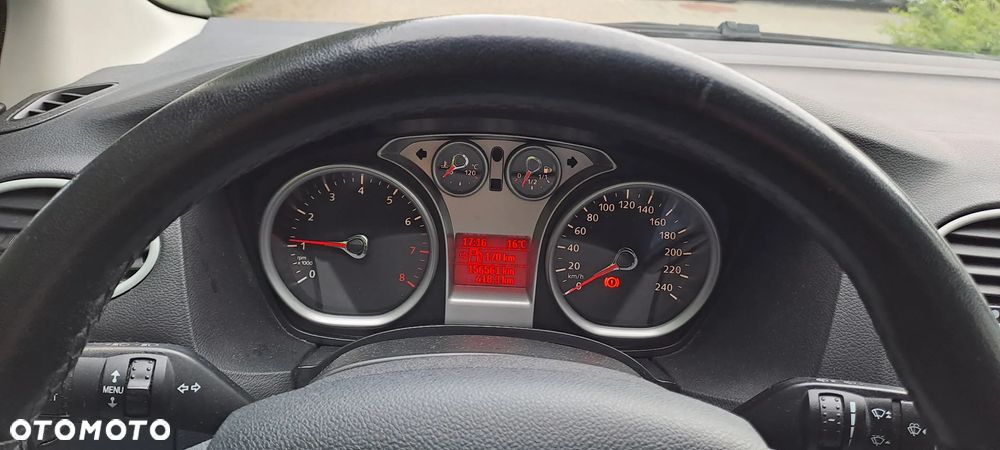 Ford Focus 1.8 White Magic - 32