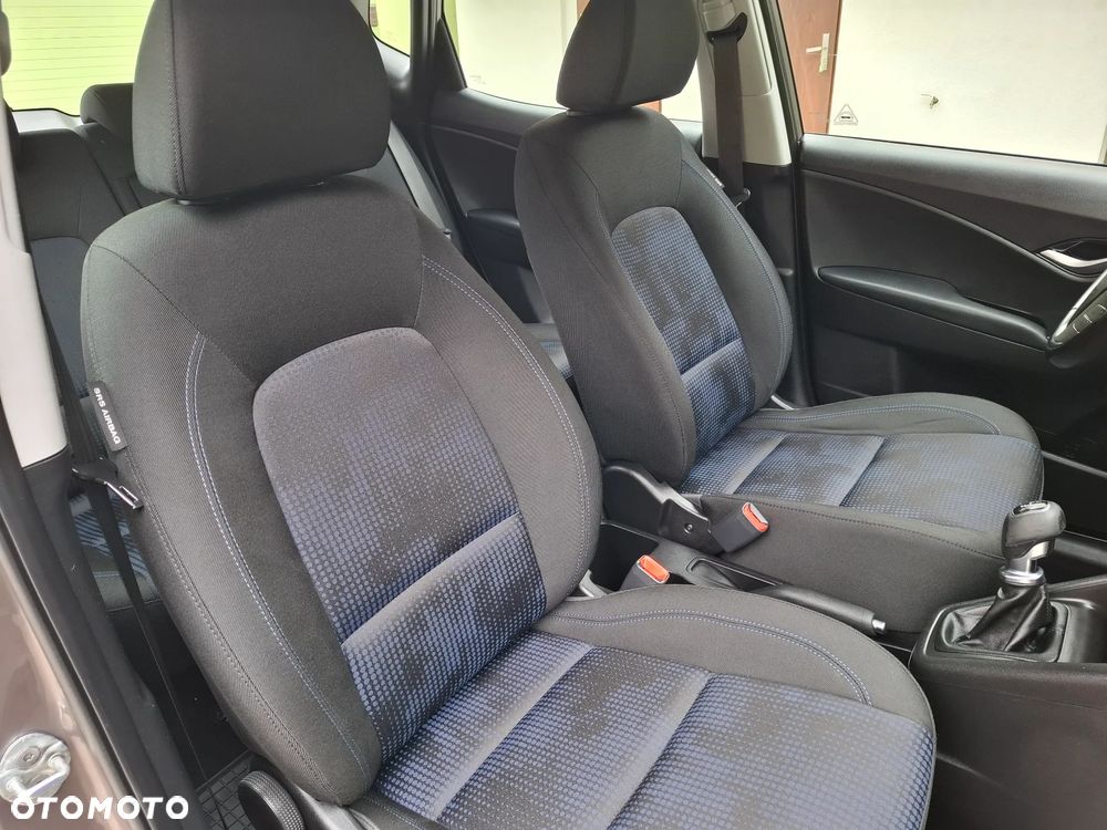 Hyundai ix20 1.4 blue Comfort - 18