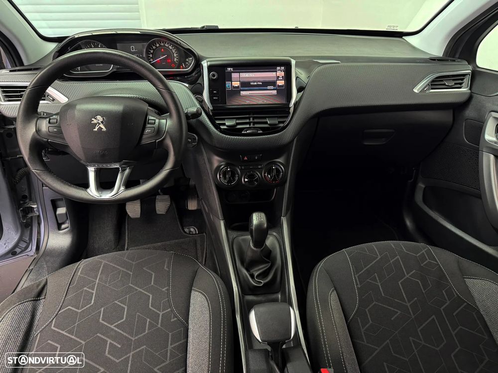 Peugeot 2008 1.2 PureTech Style - 12