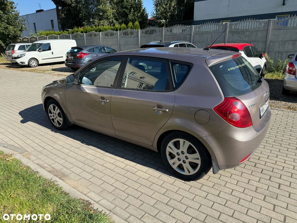 Kia Ceed Cee'd 1.6 Optimum + - 2