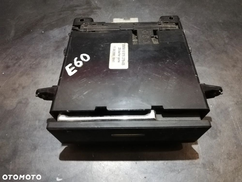 BMW 5 E60 E61 2008 Popielniczka deski rozdzielczej 6976376 - 1