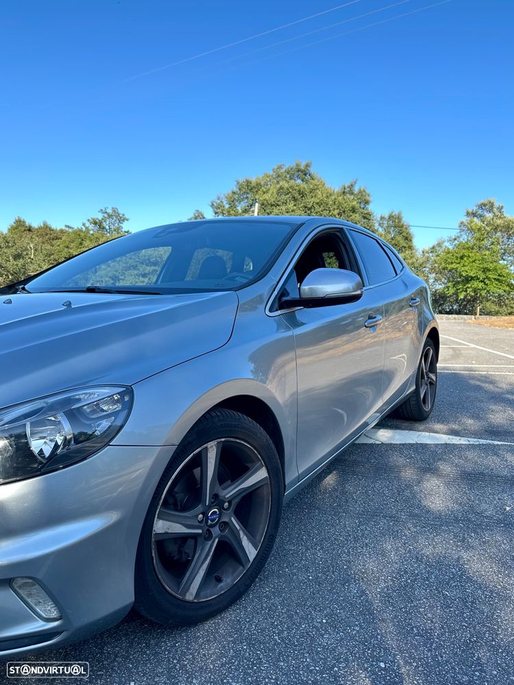 Volvo V40 D2 R Design - 3