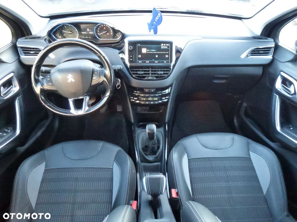 Peugeot 2008 BlueHDi 100 STOP & START Style - 10