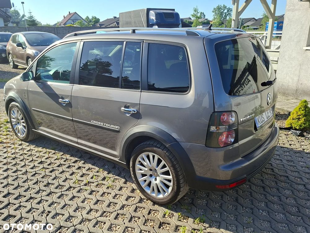 Volkswagen Touran 1.9 TDI DPF Blue Motion Conceptline - 11