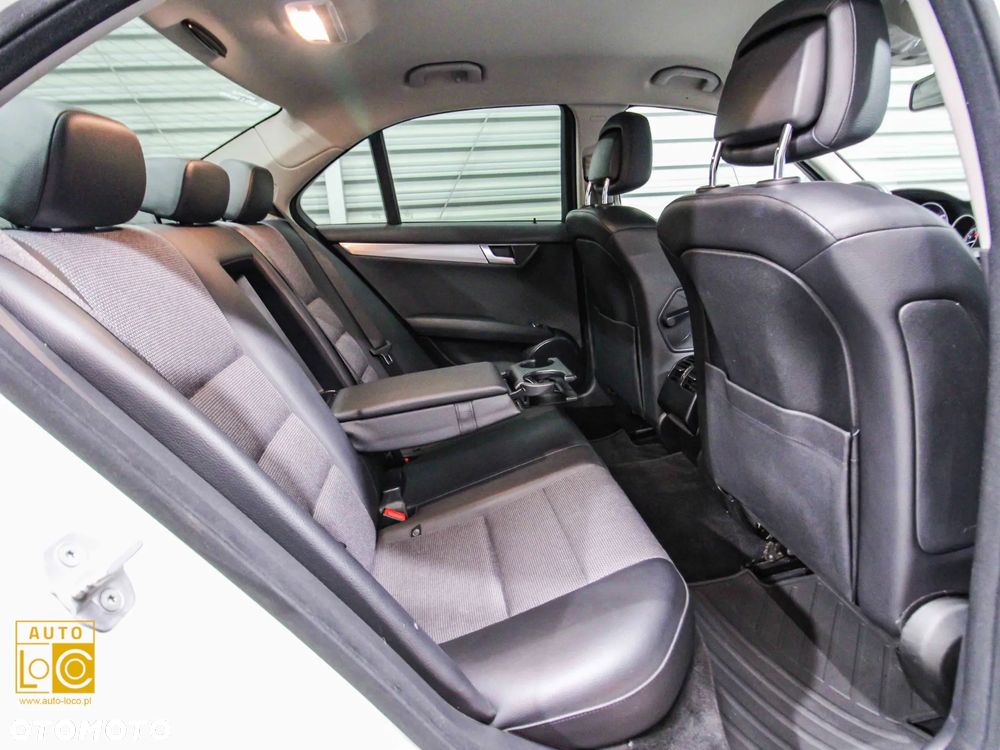 Mercedes-Benz Klasa C 180 CGI BlueEff Avantgarde - 11