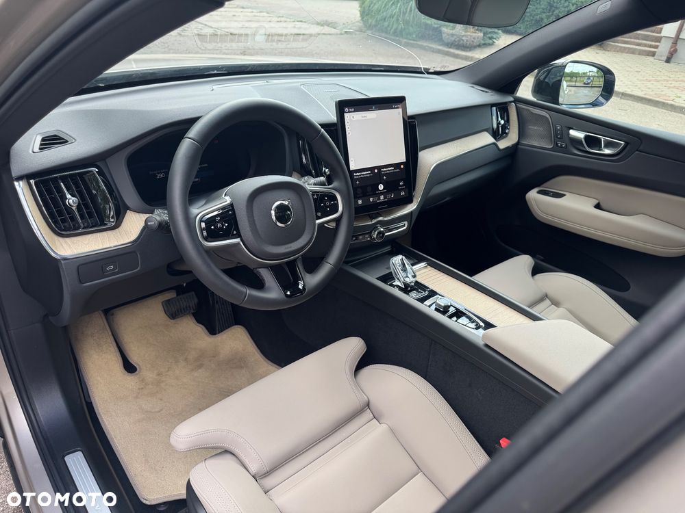 Volvo XC 60 B5 B AWD Plus Black Edition - 8