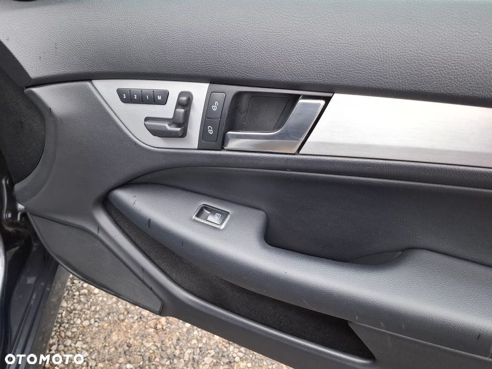Mercedes-Benz Klasa C 250 CDI 7G-TRONIC Edition - 34