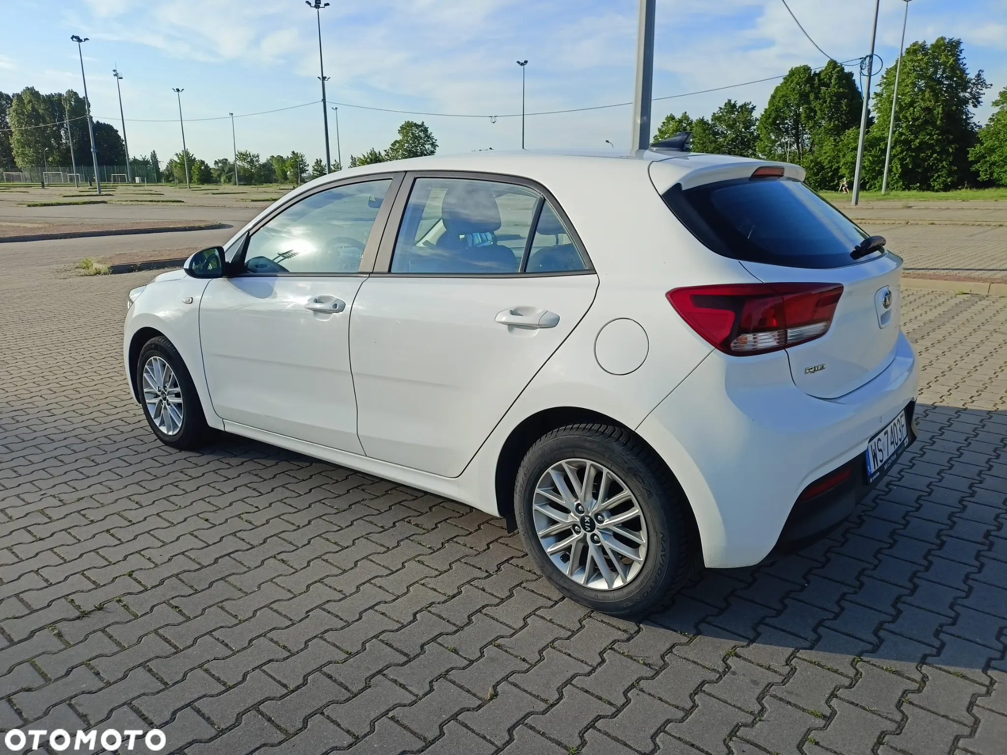 Kia Rio 1.2 L - 3