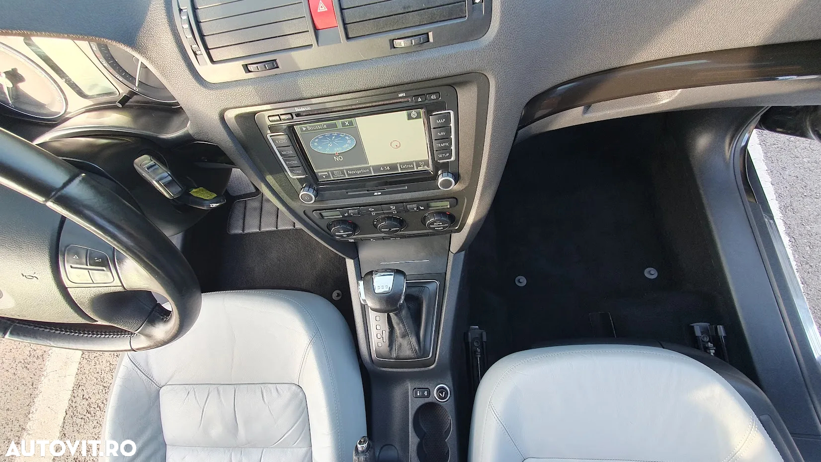 Skoda Octavia 2.0 TDI DSG Laurin & Klement - 26