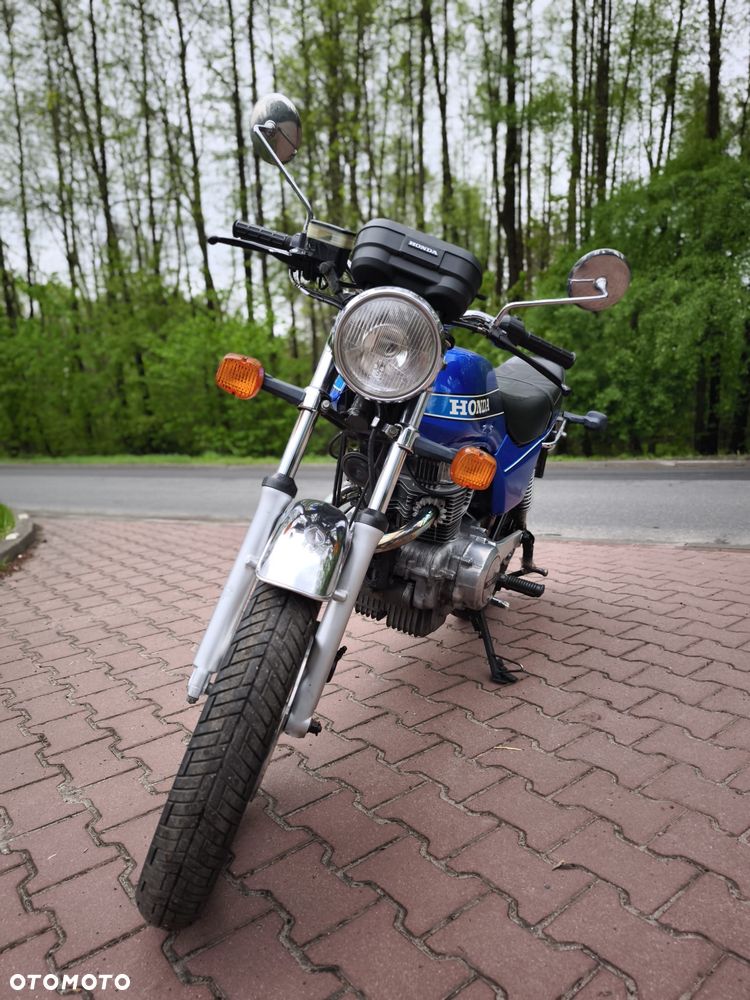 Honda CB - 2